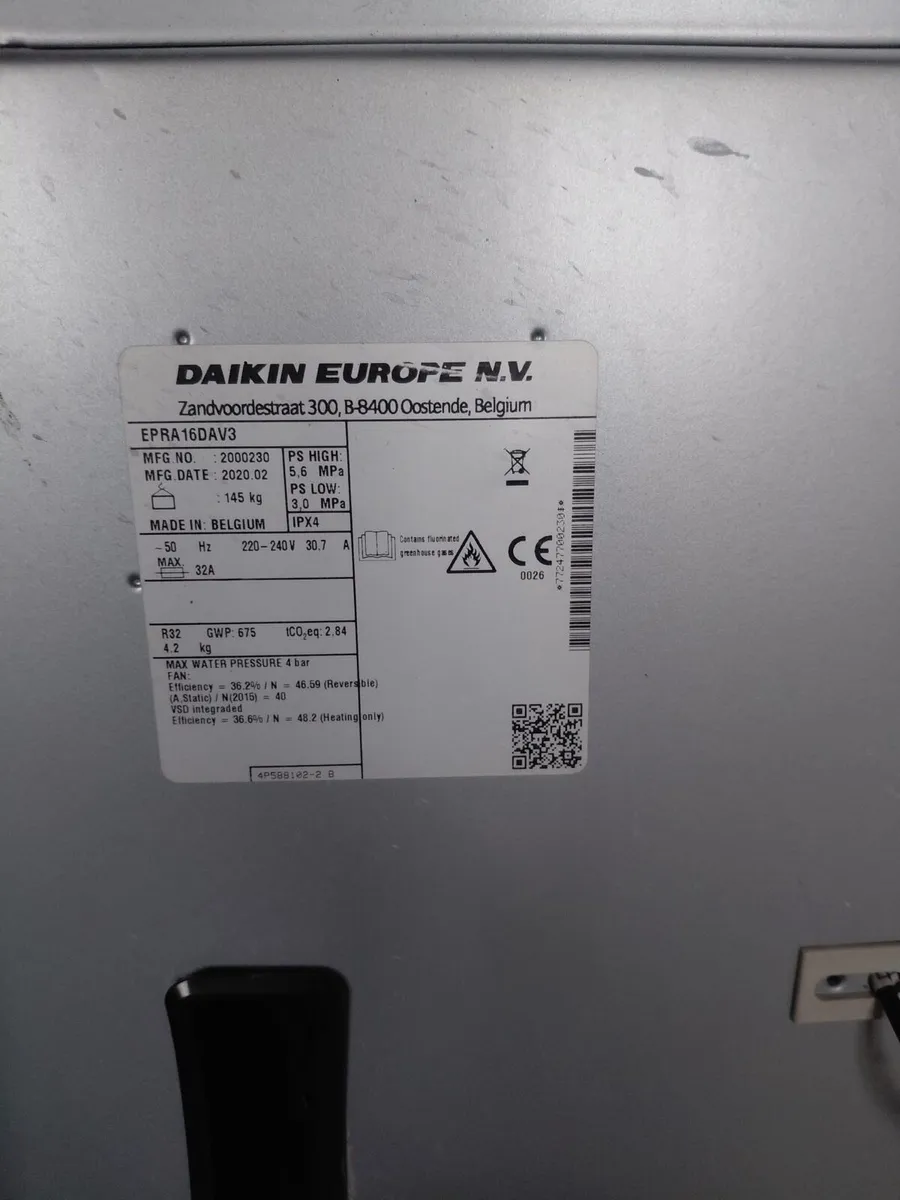 Daikin heat pump and tank - Image 4