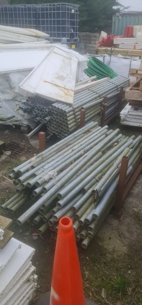 Large Amount Of Kwikstage Scaffolding - Image 3