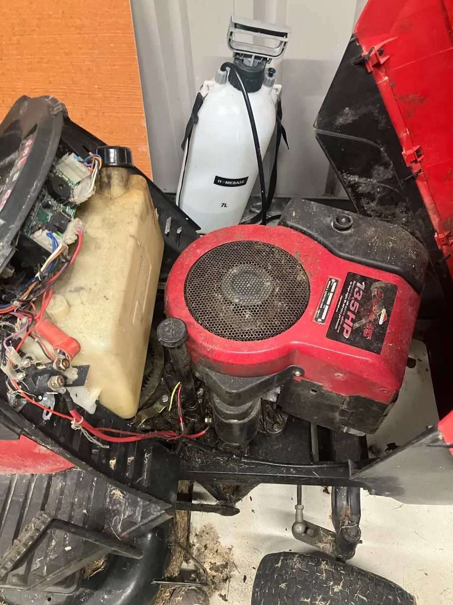 Ride on Lawnmower - Image 1