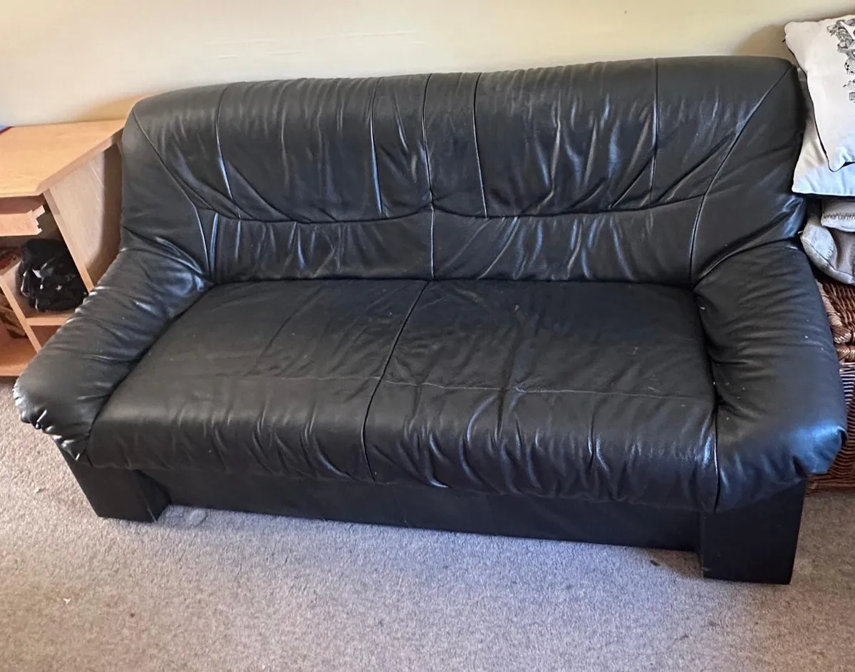 Black leather couch - Free to collect - Image 1
