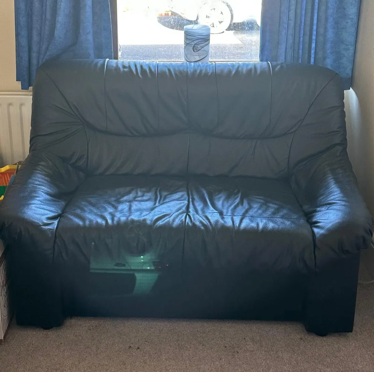 Black leather couch - Free to collect - Image 2