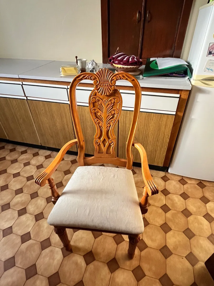 Kitchen table and 6 chairs with sideboard - Image 2