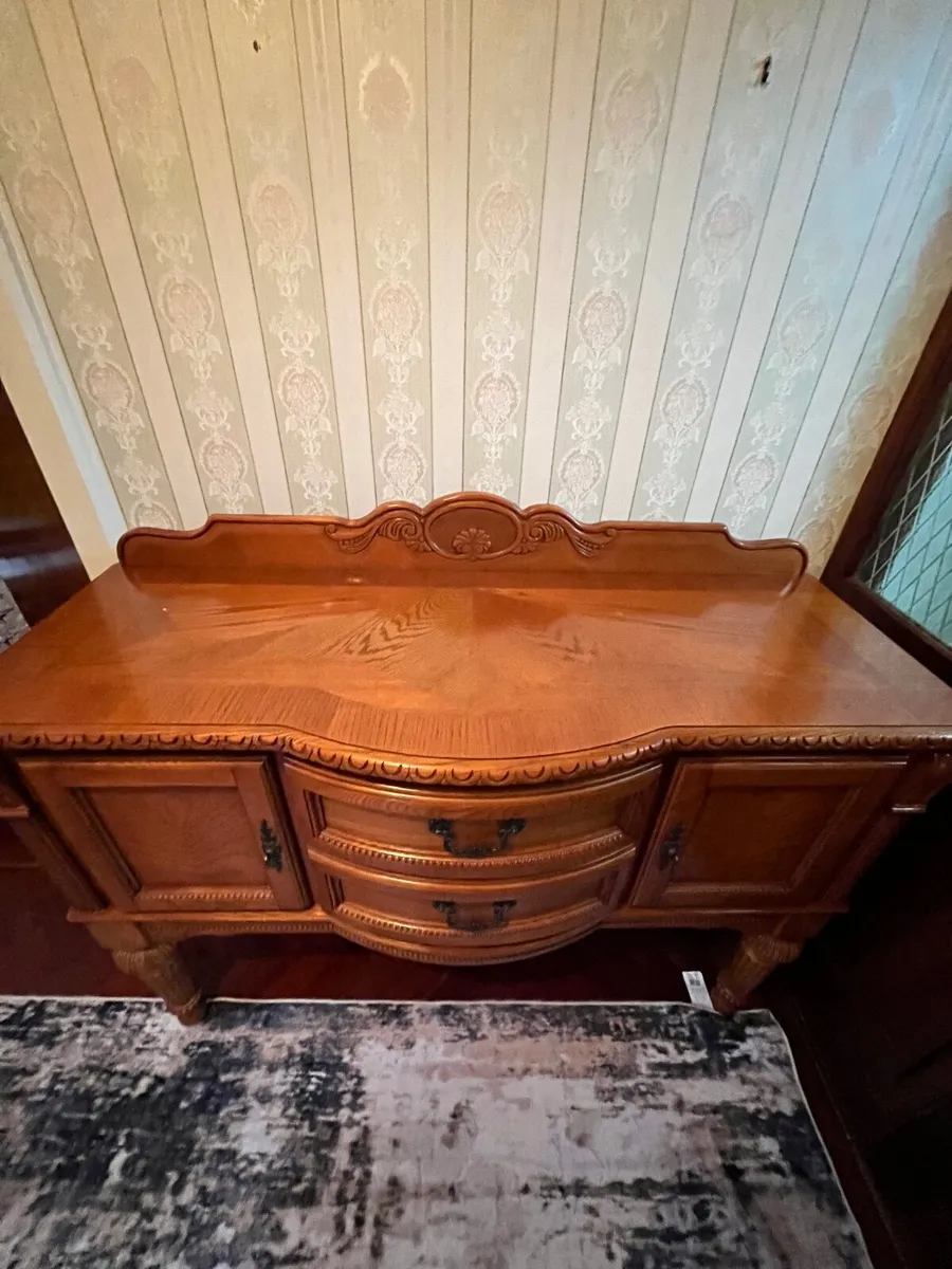 Kitchen table and 6 chairs with sideboard - Image 4