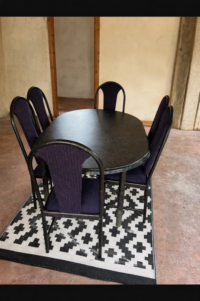 Dining Table & 6 Chairs