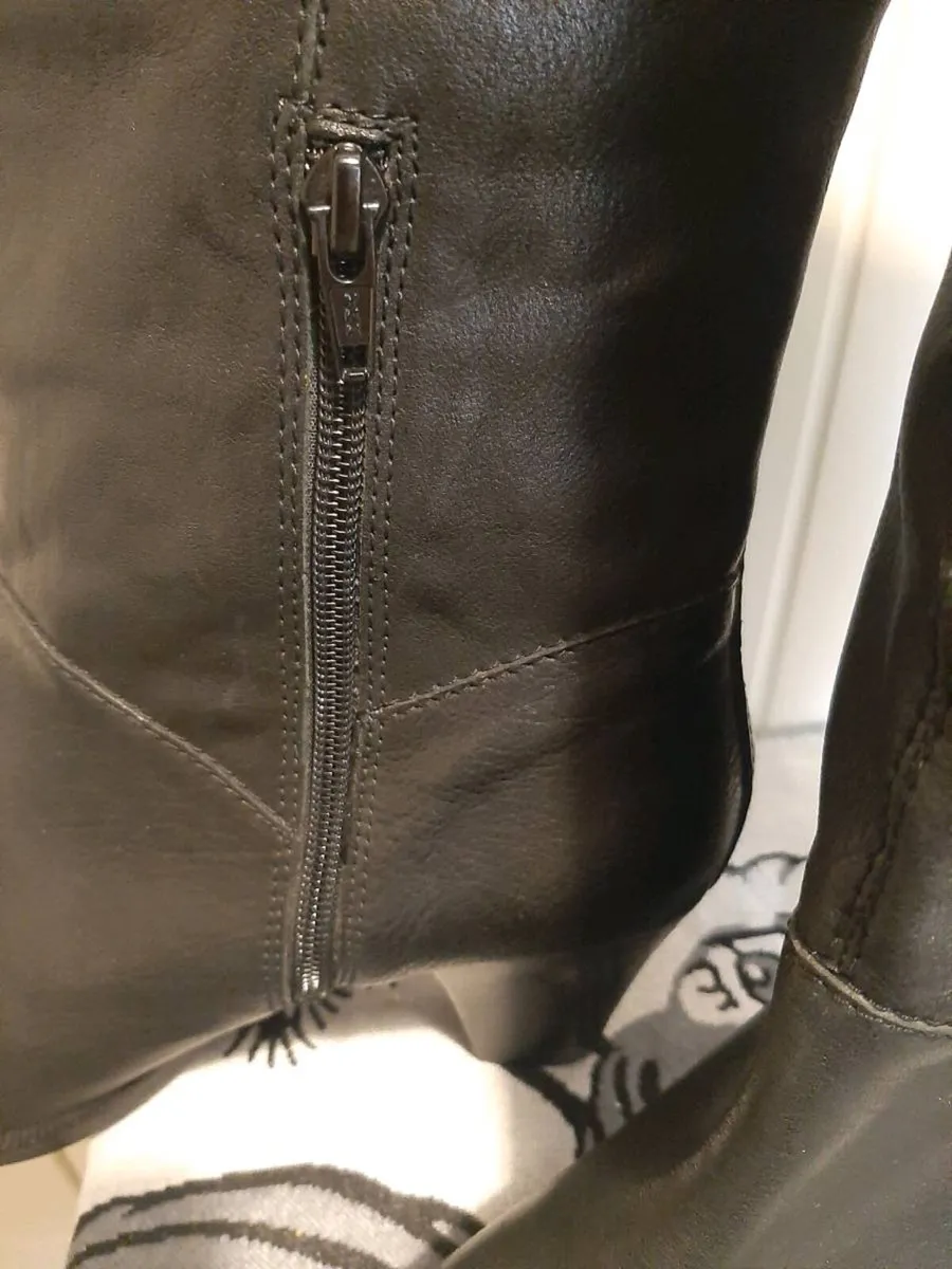 Boots new genuine leather - Image 3