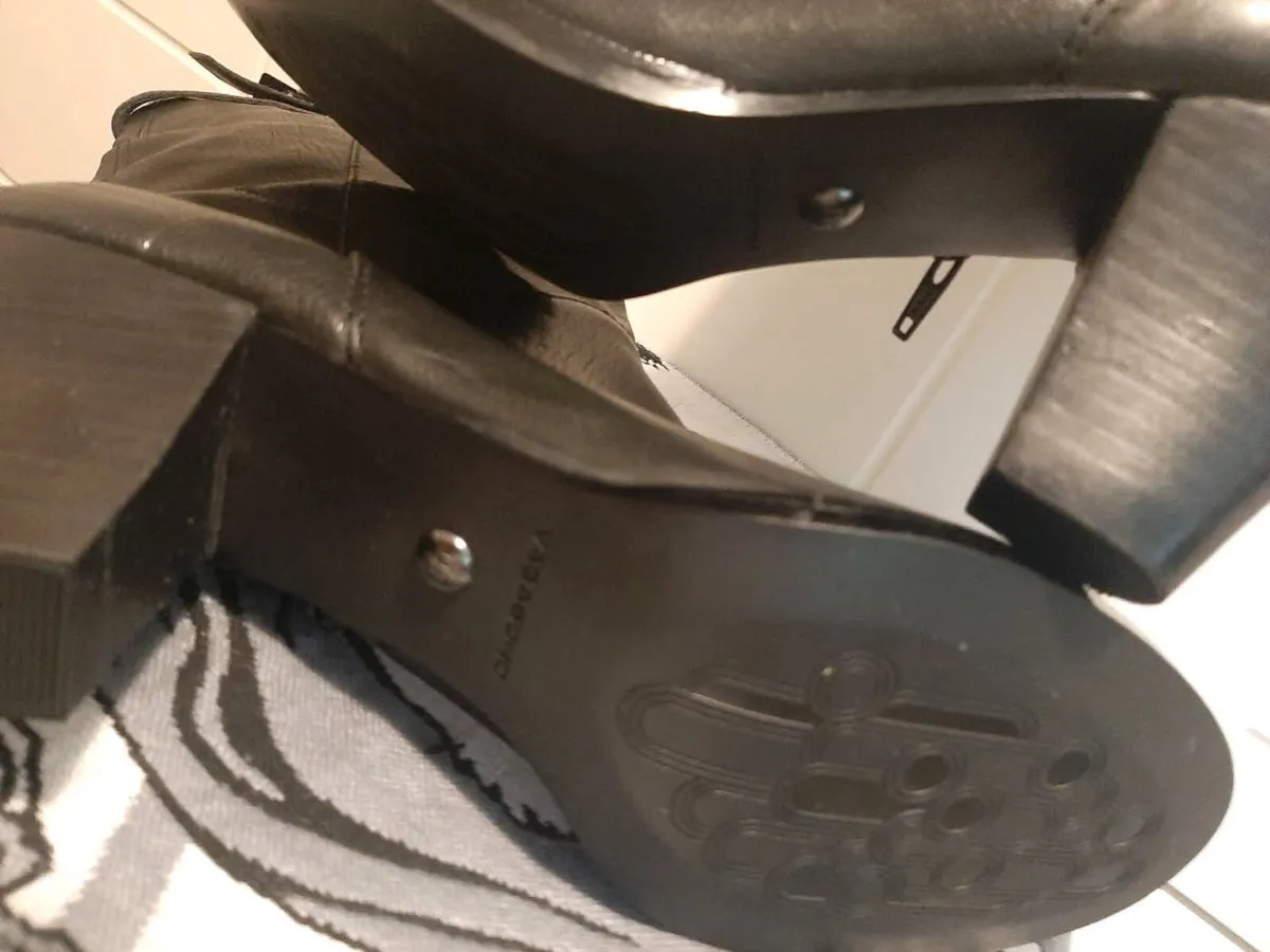 Boots new genuine leather - Image 2