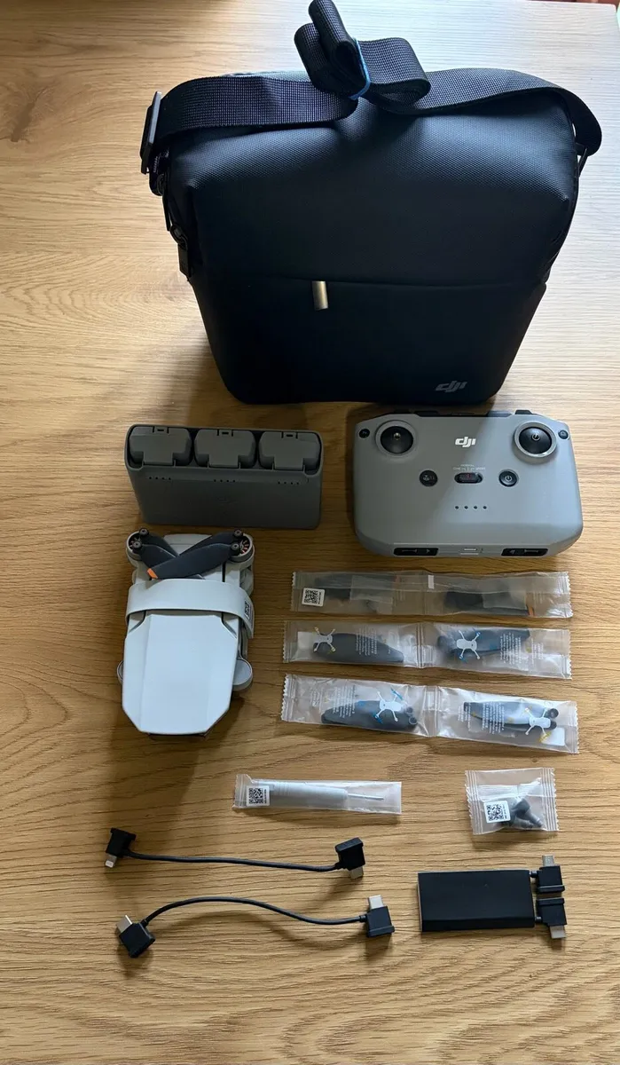 Dji Mini 2 drone fly more combo - Image 1