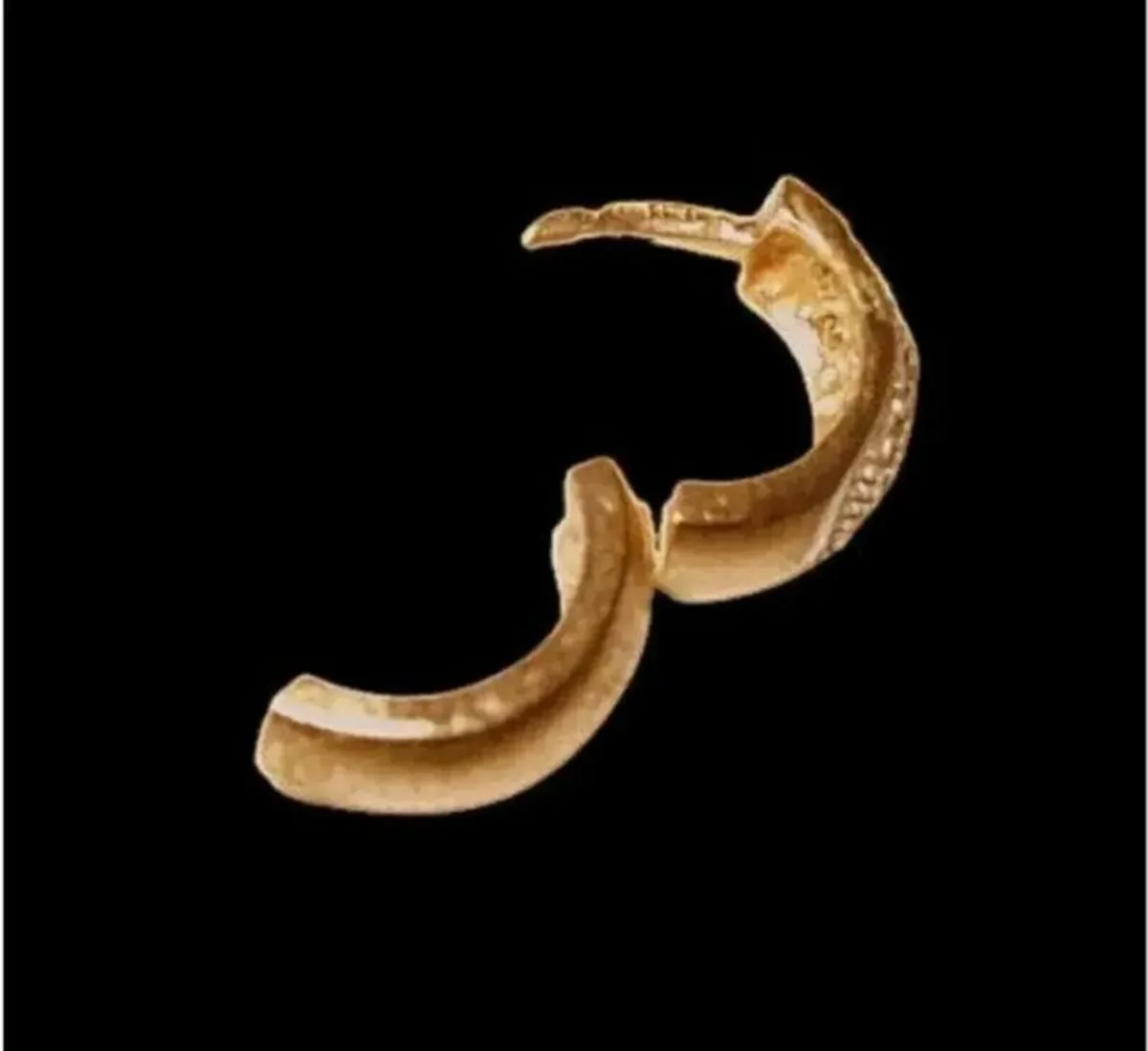 Vintage Hallmarked Yellow Gold Diamond Ear Cuff - Image 4