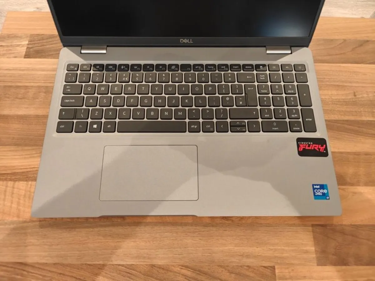 Dell Latitude 5520 Laptop | i7 (11th gen) | 16 GB - Image 4