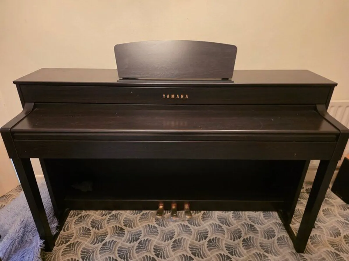 Yamaha Clavinova CLP-535 - Image 1