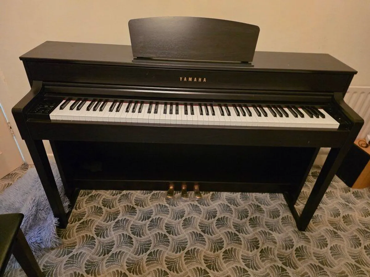 Yamaha Clavinova CLP-535 - Image 2