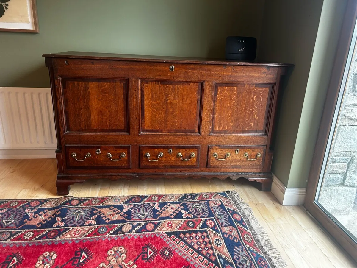 Antique oak coffer/mule chest - Image 1