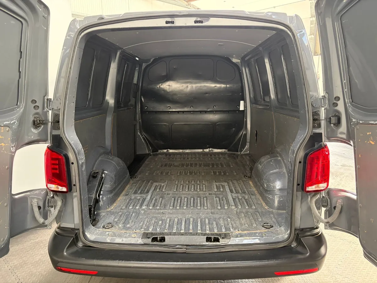 Volkswagen Transporter 2021. T6. TDI - Image 4