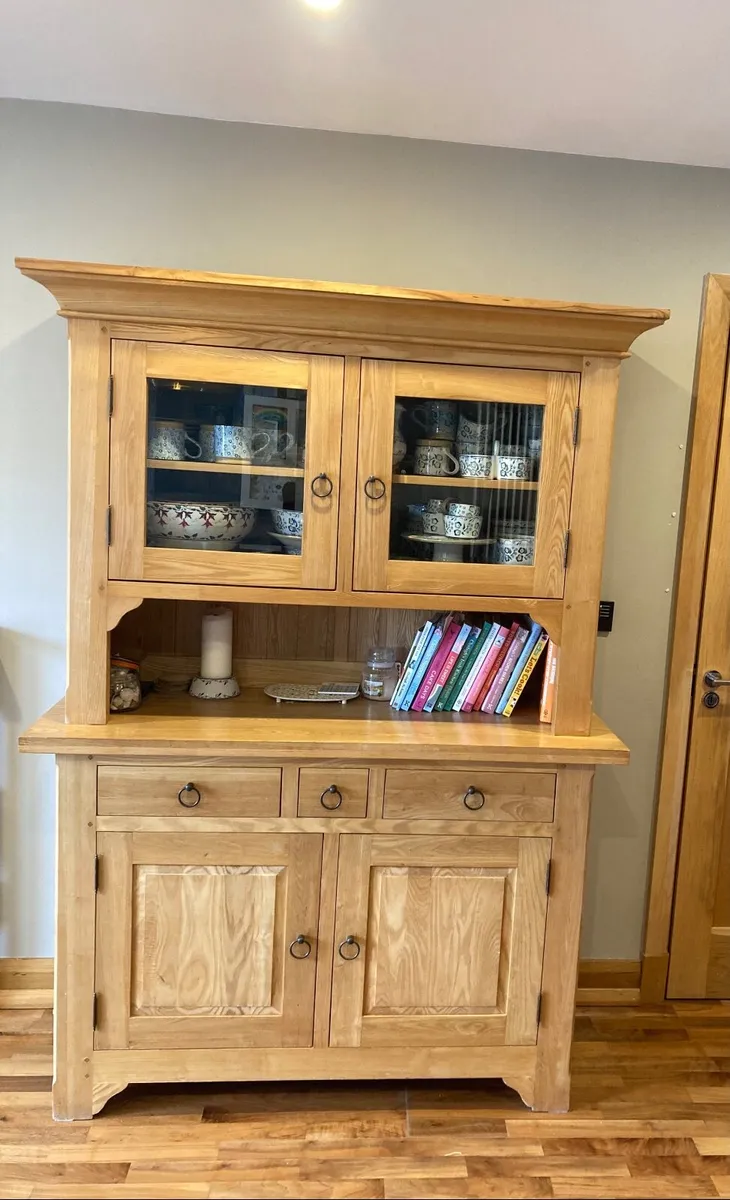 Solid oak kitchen dresser - Image 1