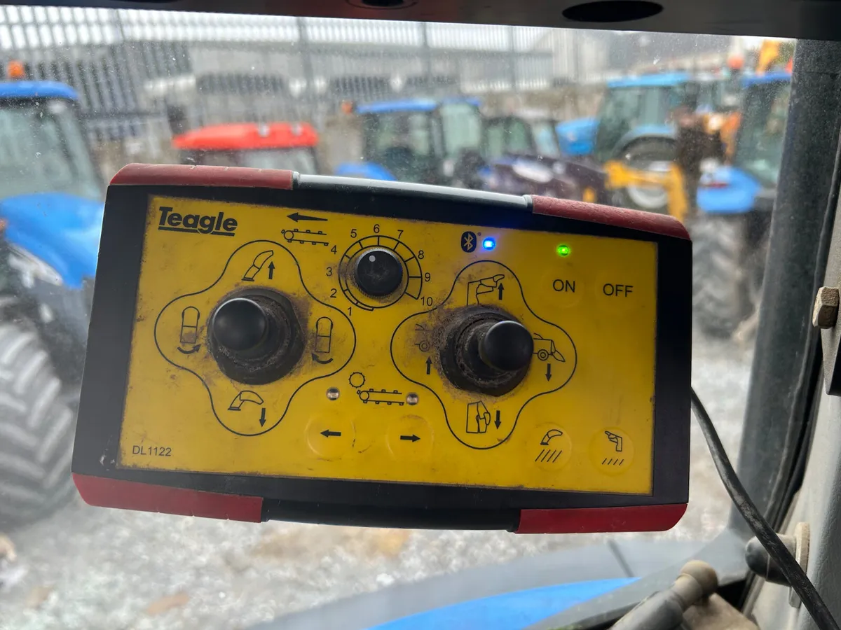 2018 Teagle 8100 Tomahawk Straw Bedder - Image 2