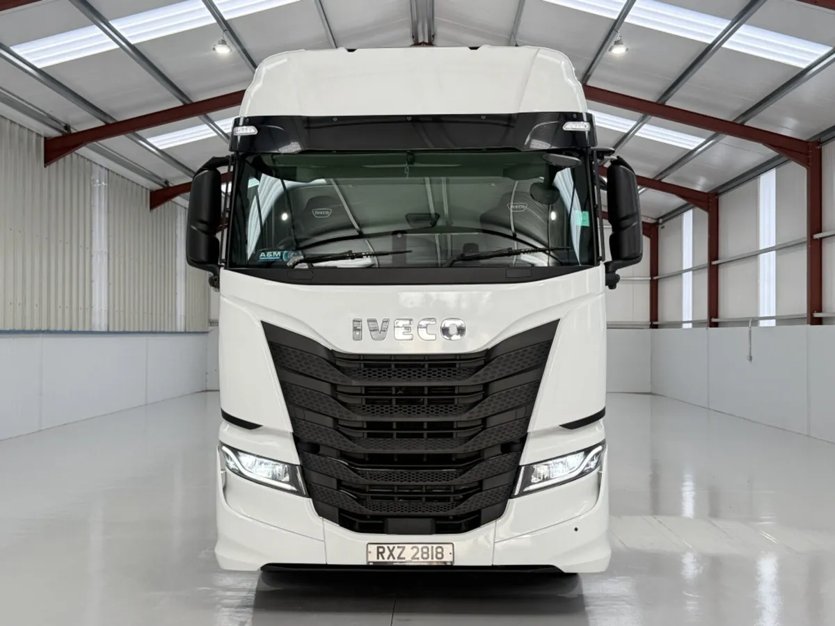 2023 IVECO S-WAY 490 HIGH SLEEPER CAB - Image 2
