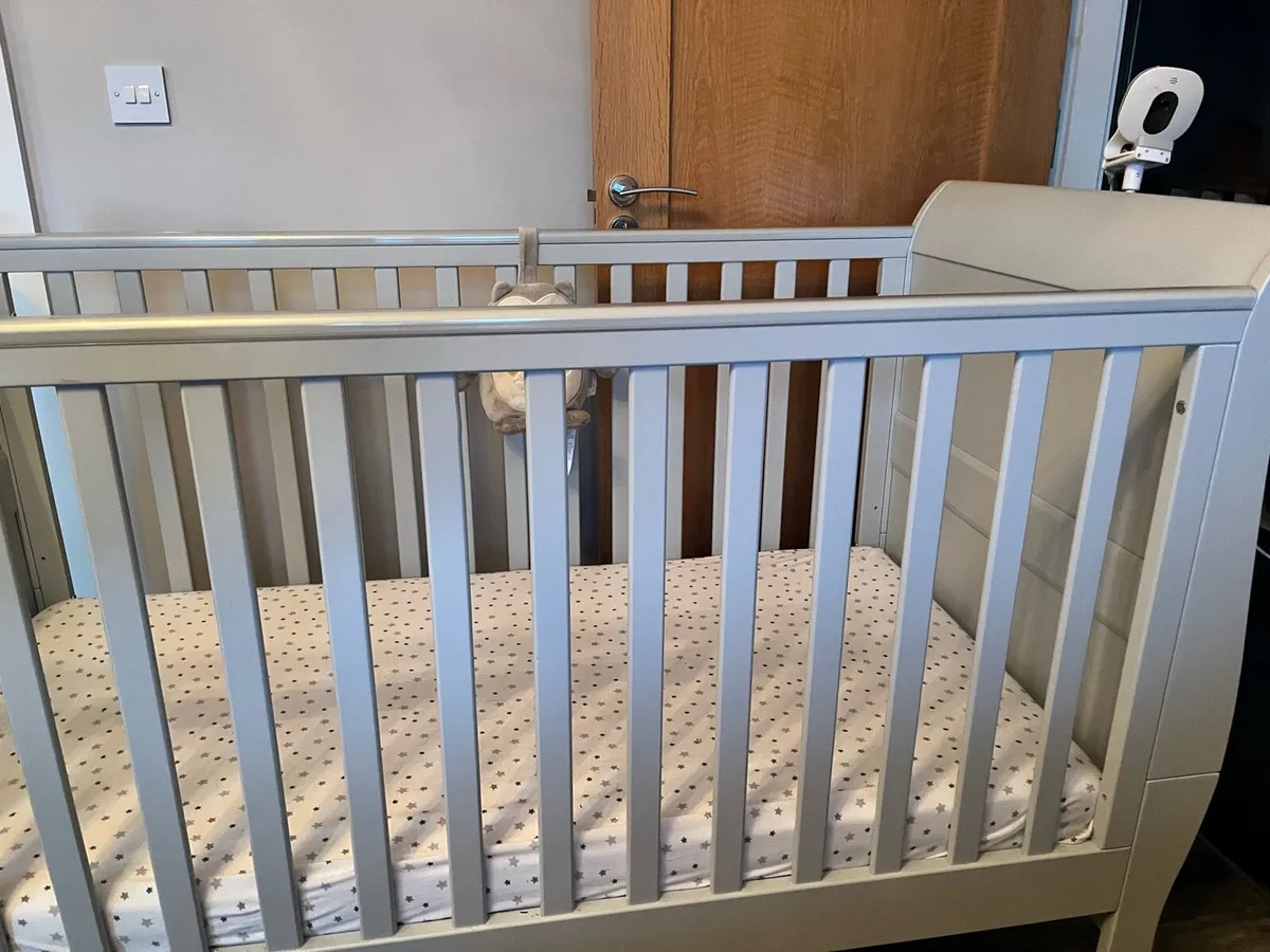 Cot bed - Image 4