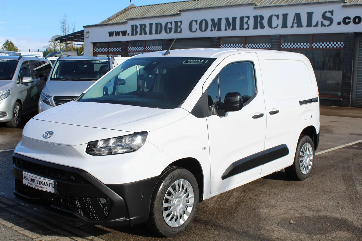 2025 Toyota Proace City L1 - Image 1