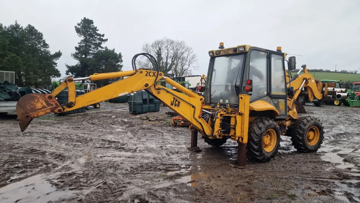 JCB 2CX Backhoe Loader 3000 hours - Image 2