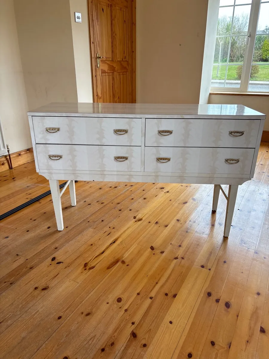 Bedroom chest of drawers (FREE to take away) - Image 1