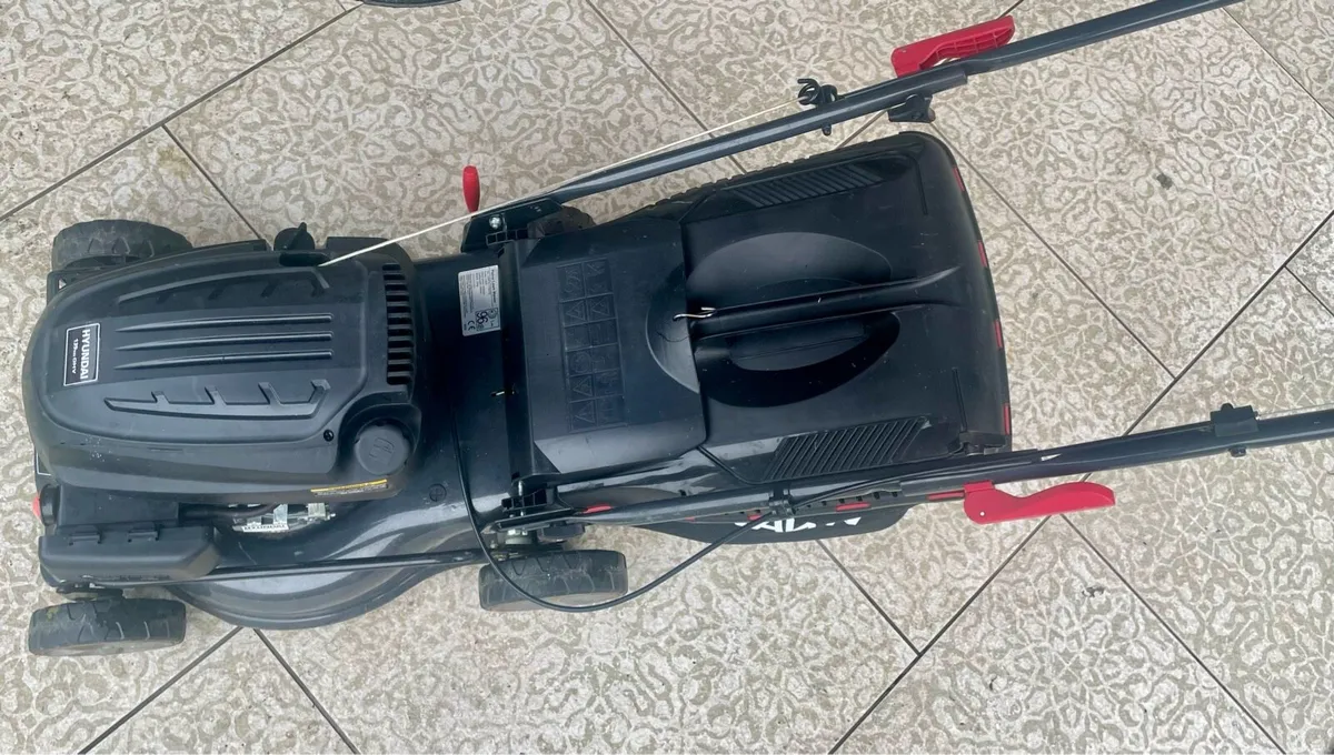 Lawnmower Petrol - Image 4