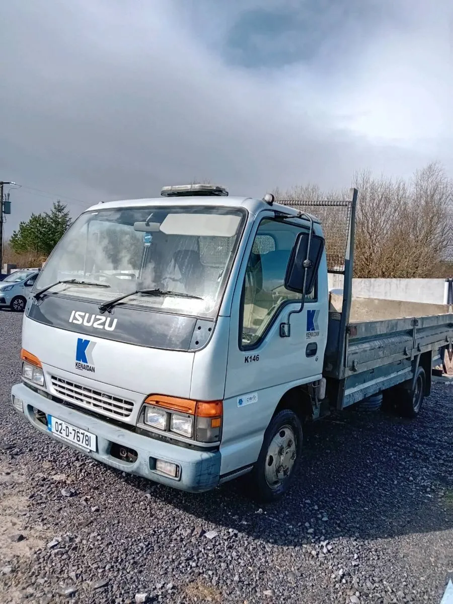 Isuzu tipper - Image 2