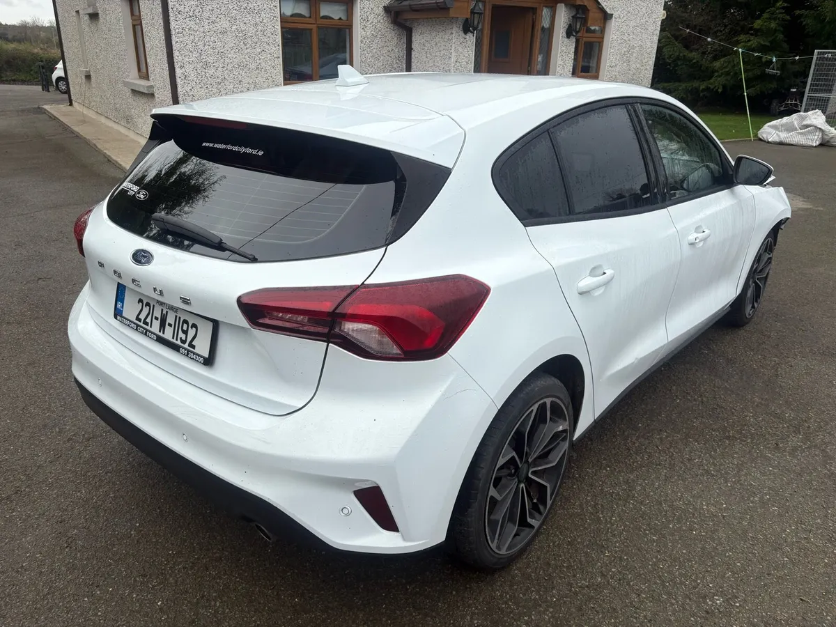 2022 Ford Focus - Image 4