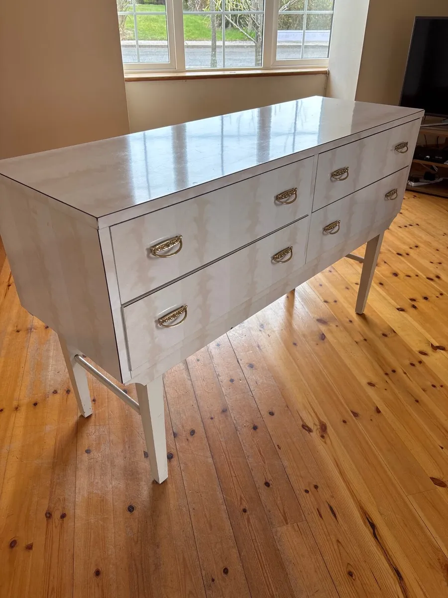 Bedroom chest of drawers (FREE to take away) - Image 3
