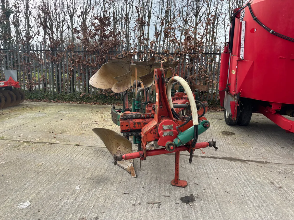 Kverneland 4 furrow  Plough - Image 2