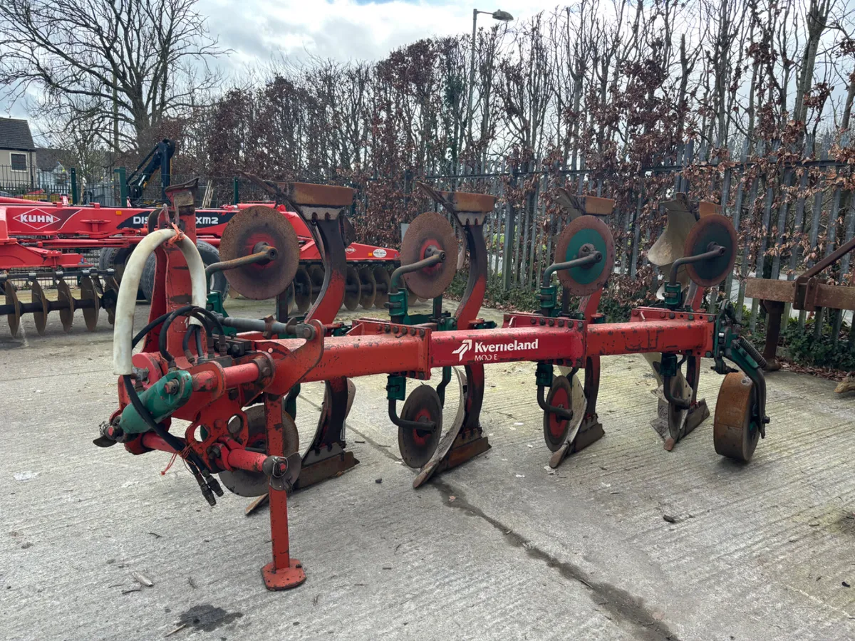 Kverneland 4 furrow  Plough - Image 3