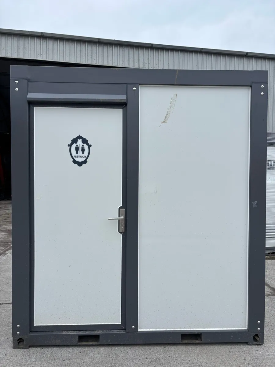 Shower Wet Room Toilet - Image 1