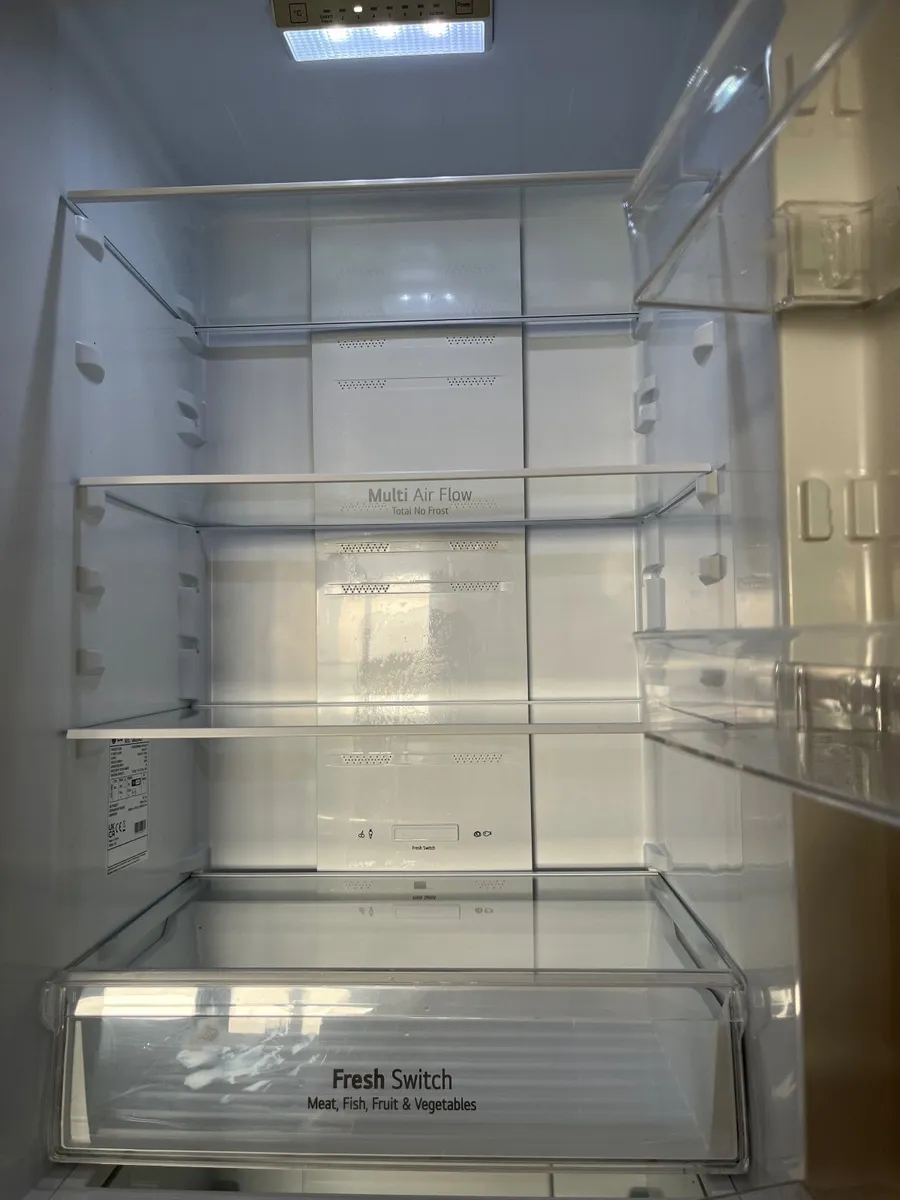Fridge freezer - Image 2