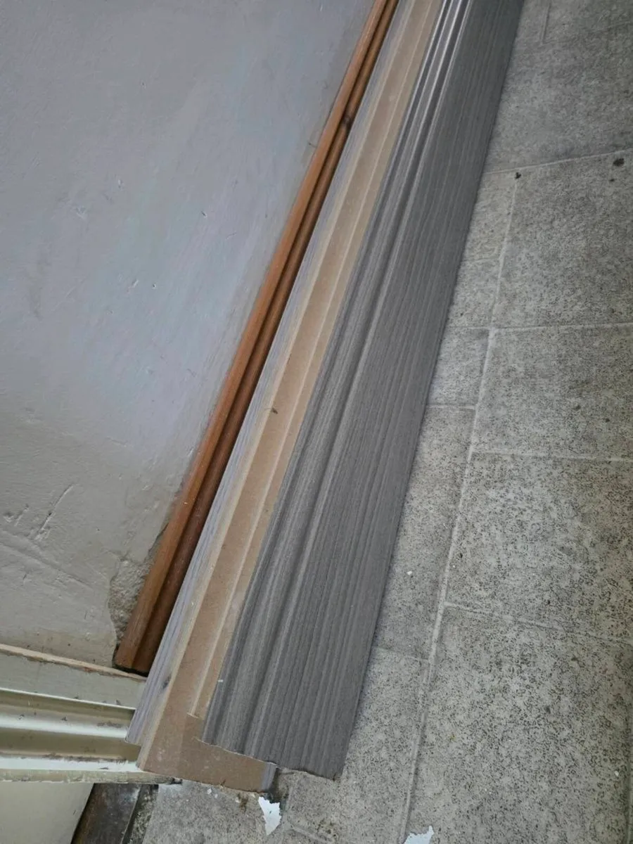 Skirting board - Image 1