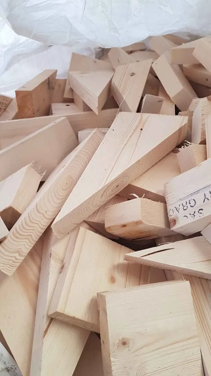 Firewood softwood offcuts in 1 tonne bag - Image 1