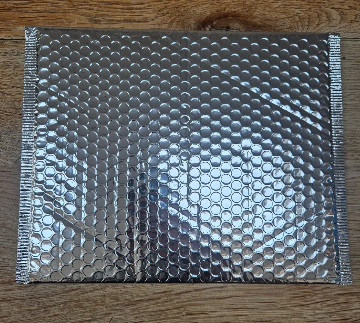 ECO Metallic Bubble Envelopes x 25 - Image 1