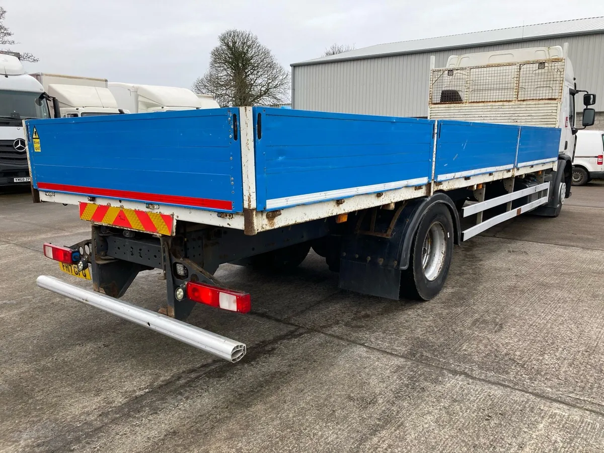 2017 Renault D Range wide 26 ft dropside - Image 4