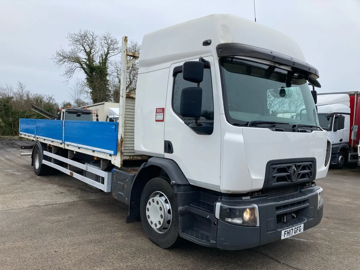 2017 Renault D Range wide 26 ft dropside - Image 1