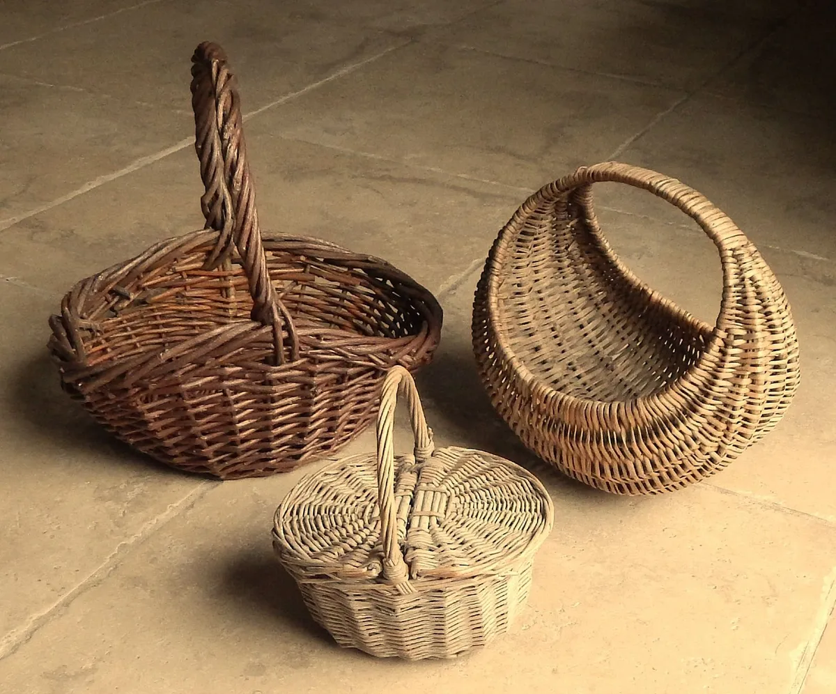 Selection of 3 Vintage Wicker Baskets - Image 1