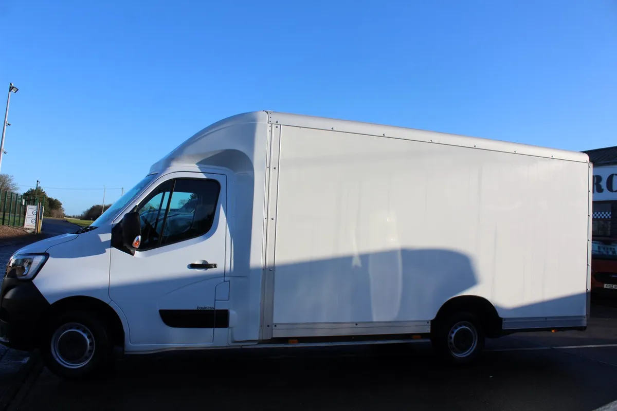 2023 Renault Master LL35 Luton Low Loader - Image 3