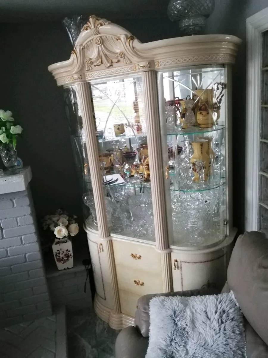 Display cabinet - Image 1