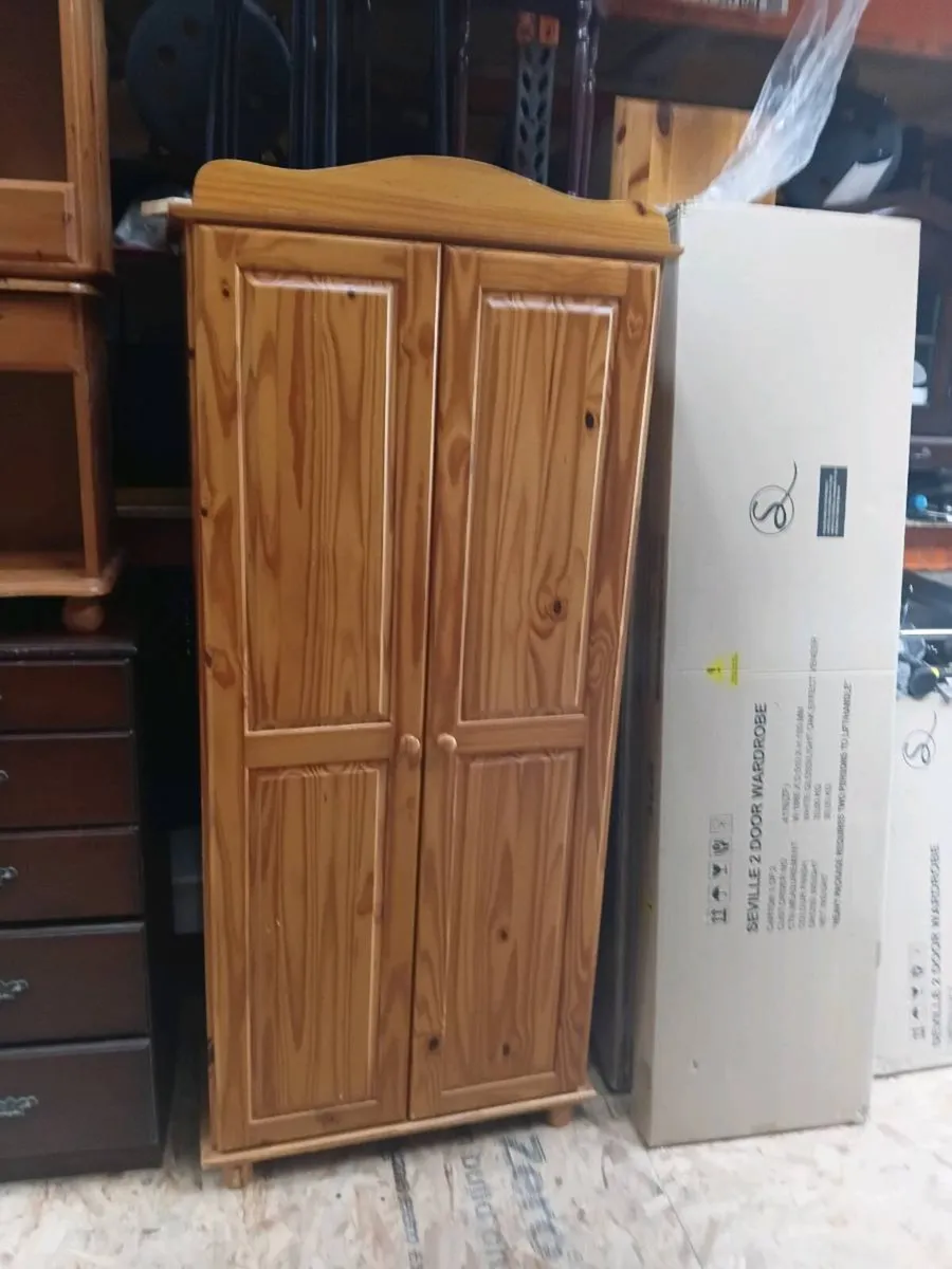 2 door wardrobe - Image 1