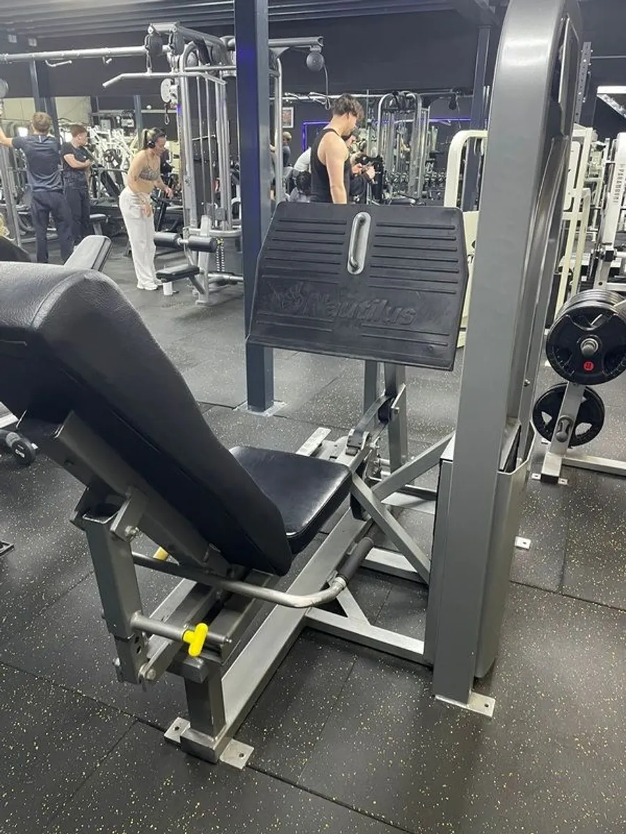 Nautilus Nitro Leg Press - Image 4