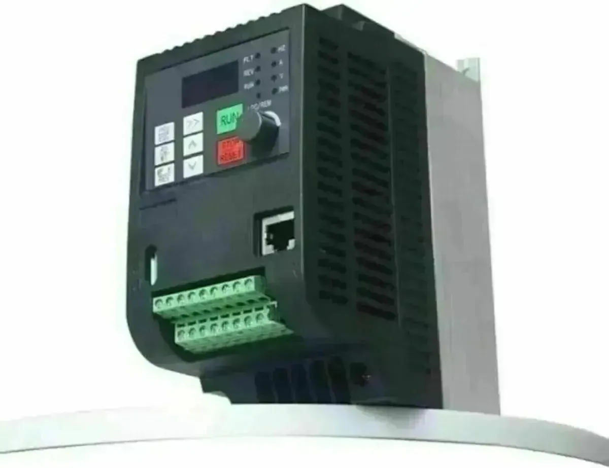 7.5 kW VFD Inverter Motor Drive 220V to 380V - Image 1