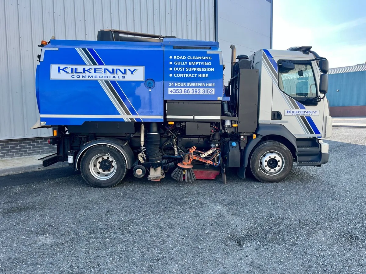 Volvo FL Stock Sweeper - Image 3