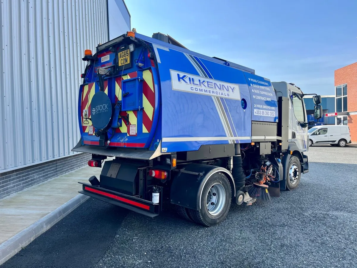 Volvo FL Stock Sweeper - Image 4