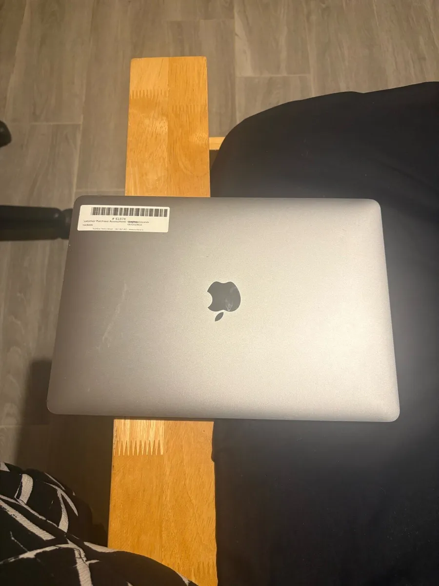 MacBook Air 2020 – Excellent Condition – Intel i3 - Image 2