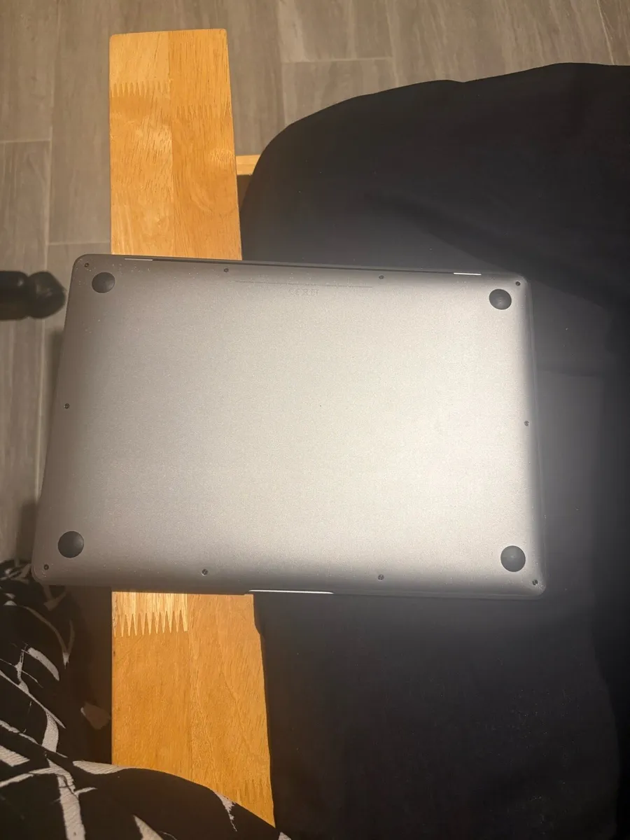 MacBook Air 2020 – Excellent Condition – Intel i3 - Image 3