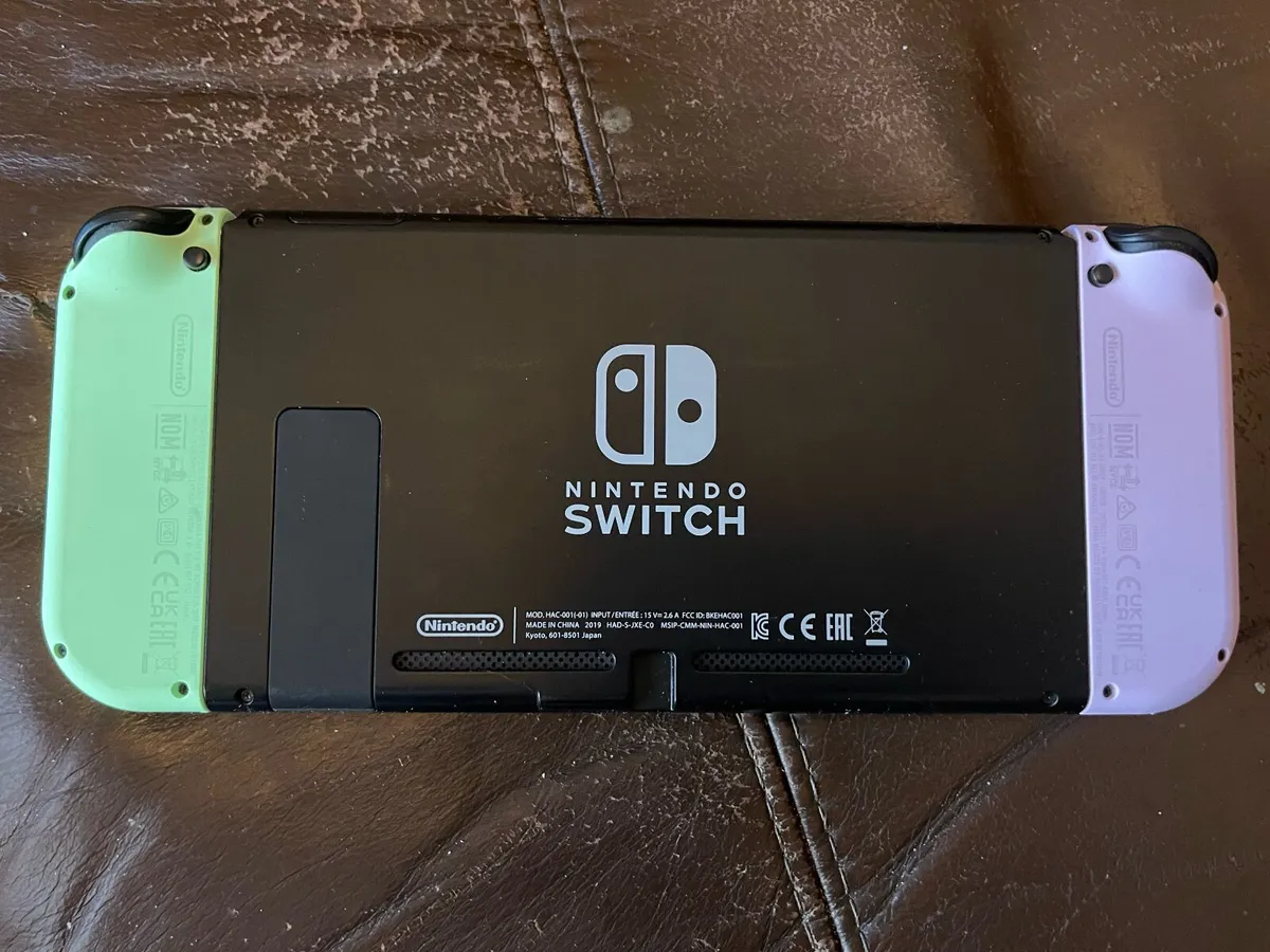 Nintendo Switch – Excellent Condition – 128 GB SD - Image 2