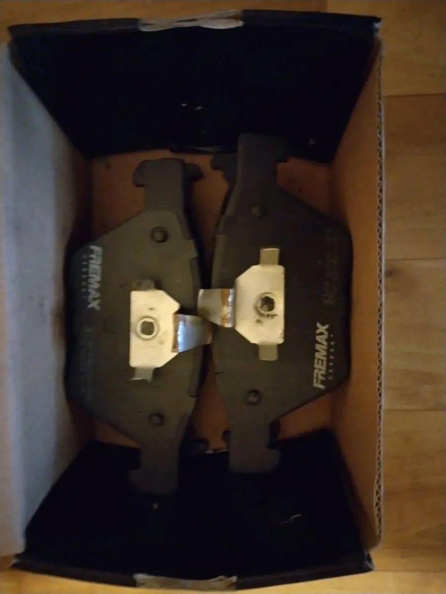 BMW 3 Series- E90 Brake Pads- Front - Image 2