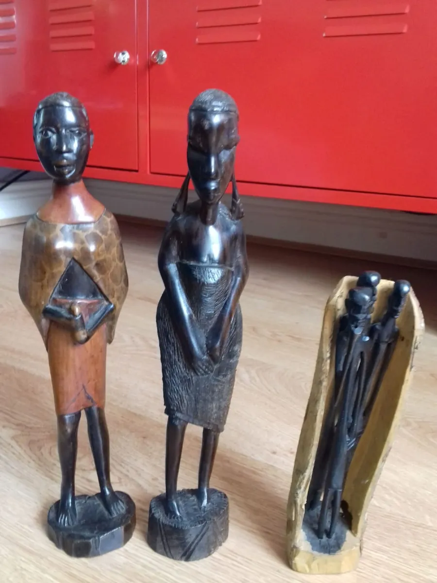 African figures - Image 2